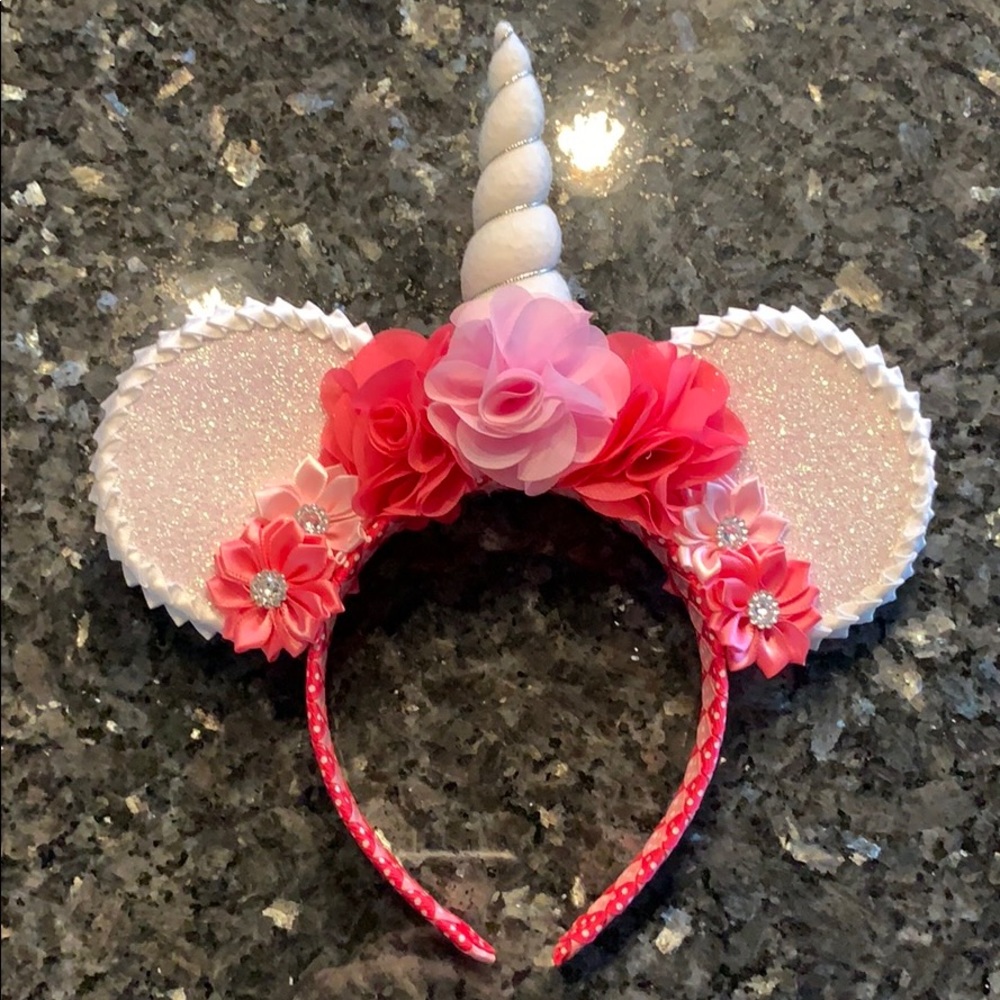 Unicorn Minnie Mouse ears!